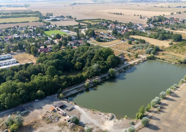 Na predaj veľky pozemok v Borovciach so silným potenciálom