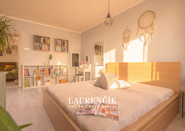 NA PREDAJ | 3 - IZBOVÝ BYT SO SÚKROMNÝM PARKOVACÍM MIESTOM | POD SOKOLICE - TRENČÍN
