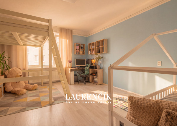 NA PREDAJ | 3 - IZBOVÝ BYT SO SÚKROMNÝM PARKOVACÍM MIESTOM | POD SOKOLICE - TRENČÍN