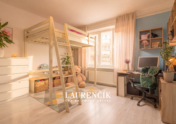 NA PREDAJ | 3 - IZBOVÝ BYT SO SÚKROMNÝM PARKOVACÍM MIESTOM | POD SOKOLICE - TRENČÍN