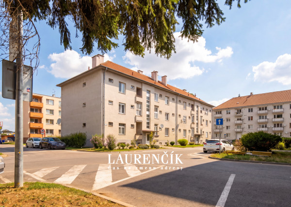 NA PREDAJ | 3 - IZBOVÝ BYT SO SÚKROMNÝM PARKOVACÍM MIESTOM | POD SOKOLICE - TRENČÍN