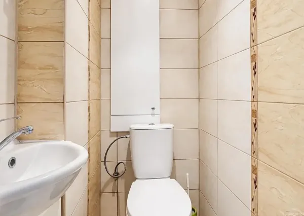 Na prenájom čiastočne zrekonštruovaný 2-izbový byt s balkónom v Poprade