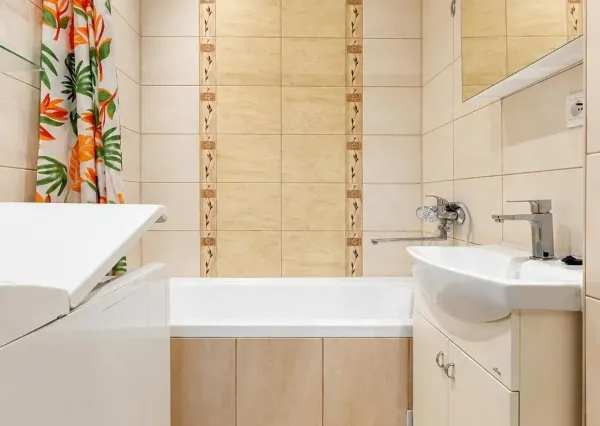 Na prenájom čiastočne zrekonštruovaný 2-izbový byt s balkónom v Poprade