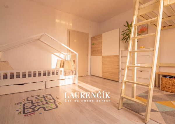 NA PREDAJ | 3 - IZBOVÝ BYT SO SÚKROMNÝM PARKOVACÍM MIESTOM | POD SOKOLICE - TRENČÍN