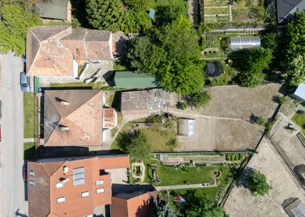 Na predaj 3-izbový tehlový dom s možnosťou nadstavby v Šamoríne