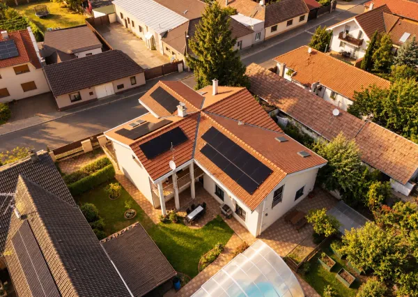 Na predaj veľkorysý rodinný dom s bazénom a dvojgarážou v Pezinku