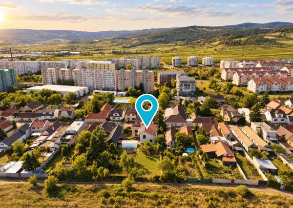 Na predaj veľkorysý rodinný dom s bazénom a dvojgarážou v Pezinku