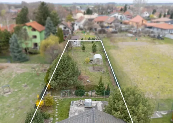 Na predaj rodinný dom s veľkorysým pozemkom v obci Kyselica