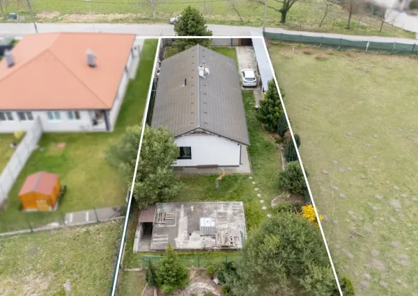 Na predaj rodinný dom s veľkorysým pozemkom v obci Kyselica