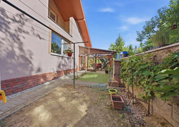 Na predaj 5-izbový rodinný dom v Hlohovci