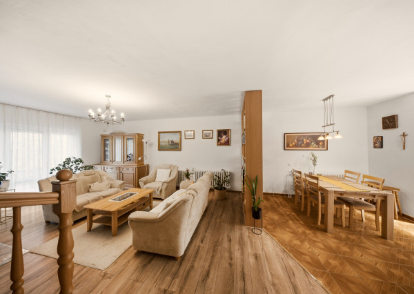 Na predaj 5-izbový rodinný dom v Hlohovci