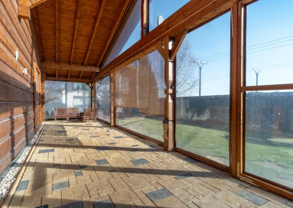 Na predaj rodinný dom s výhľadom na Vysoké Tatry a jazierkom na kúpanie