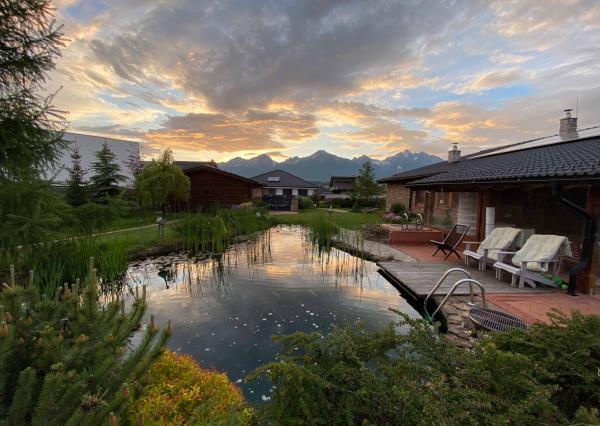 Na predaj rodinný dom s výhľadom na Vysoké Tatry a jazierkom na kúpanie