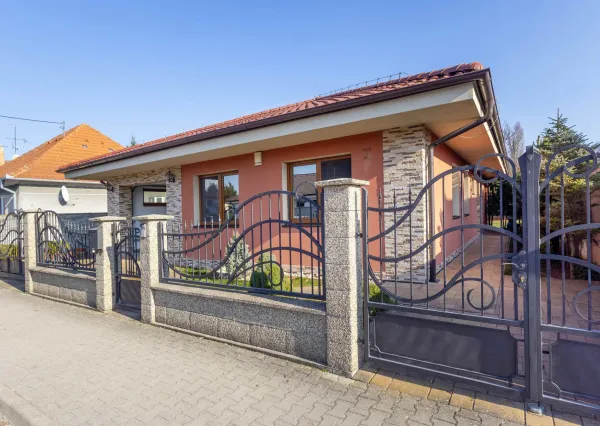 Na prenájom kompletne zariadený rodinný dom v Šamoríne