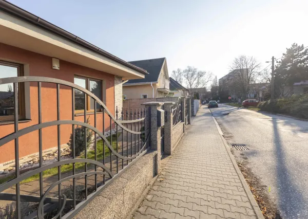 Na prenájom kompletne zariadený rodinný dom v Šamoríne