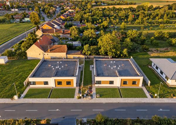Na predaj 2 rodinné domy pozostávajúce zo 4 samostatných bytových jednotiek v Častkovciach
