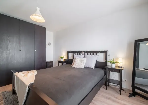 Na predaj zrekonštruovaný 2-izbový byt s balkónom a pivnicou - VEĽKÉ LEVÁRE