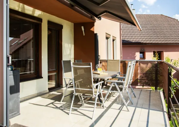 Na predaj priestranný rodinný 6-izb dom s bazénom, garážou a letnou kuchyňou