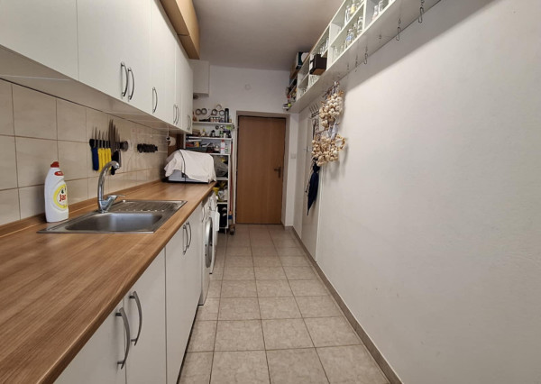 ZNÍŽENÁ CENA: Na predaj čiastočne zariadený 2-izbový byt v Bánovciach nad Bebravou