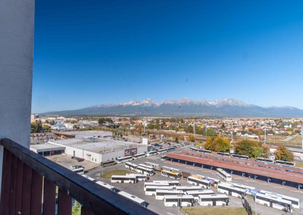 Na predaj priestranný 4-izbový byt v Poprade s výhľadom na Vysoké Tatry