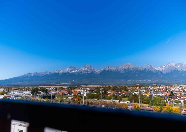 Na predaj priestranný 4-izbový byt v Poprade s výhľadom na Vysoké Tatry
