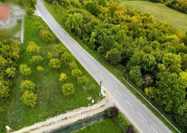 Na predaj stavebný rekreačný pozemok pod Vršatcom – Horné Dúžavy, Vršatské Podhradie