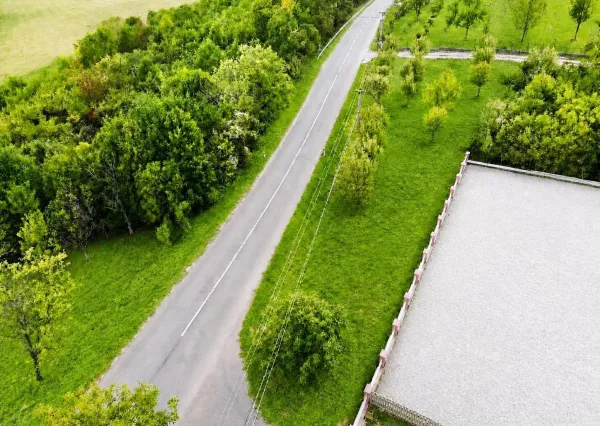 Na predaj stavebný rekreačný pozemok pod Vršatcom – Horné Dúžavy, Vršatské Podhradie