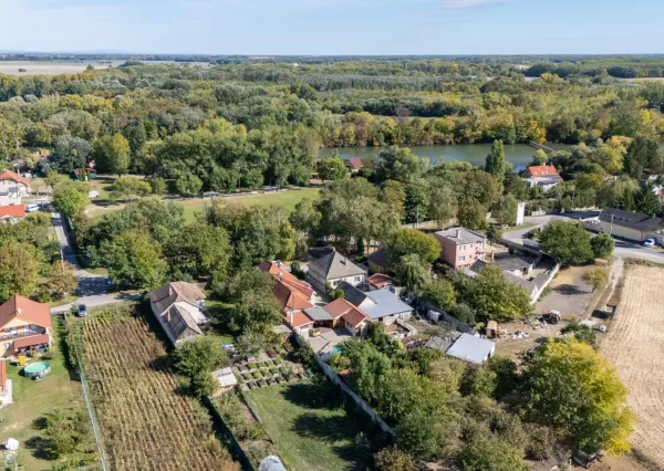 Na predaj 6-izbový rodinný dom s bazénom a krásnou záhradou v Potônskych Lúkach