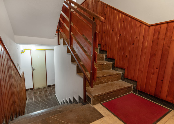 Na predaj priestranný 6-izbový rodinný dom s krytým bazénom a garážou v Šamoríne