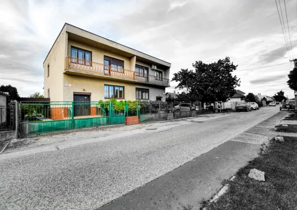 Na predaj rodinný dom s potenciálom podľa vašich predstáv len 20 minút od  Bratislavy, Veľký Biel