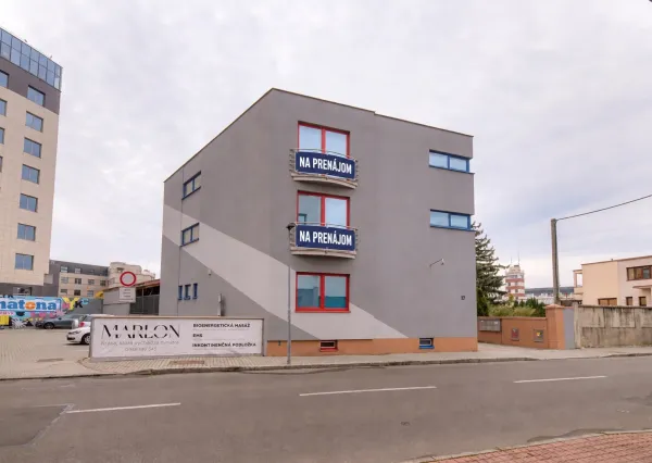 Na prenájom moderné klimatizované nebytové priestory v Trenčíne – ul. Jilemnického