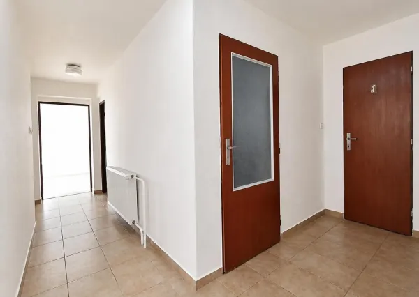 Na predaj priestranný 6-izbový rodinný dom po kompletnej rekonštrukcii v Skačanoch