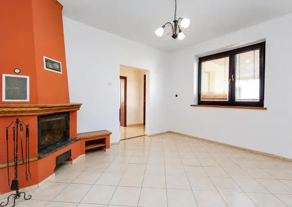 Na predaj priestranný 6-izbový rodinný dom po kompletnej rekonštrukcii v Skačanoch
