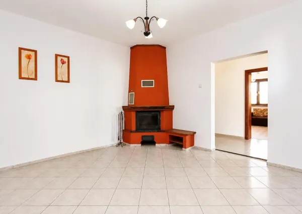 Na predaj priestranný 6-izbový rodinný dom po kompletnej rekonštrukcii v Skačanoch