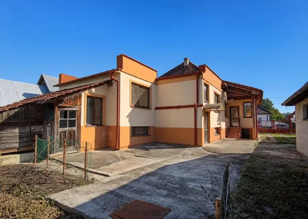 Na predaj priestranný 6-izbový rodinný dom po kompletnej rekonštrukcii v Skačanoch