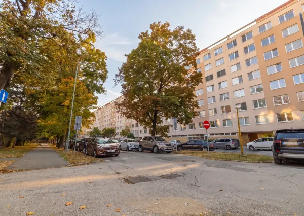 Na predaj priestranný 3-izbový byt s loggiou v Košiciach – Staré Mesto