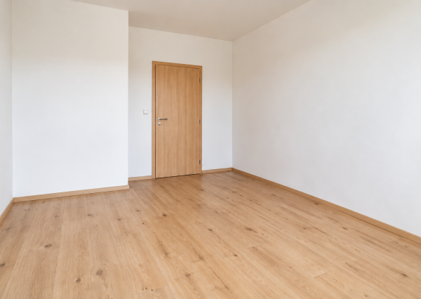 Na prenájom slnečný 2-izbový byt s balkónom a garážovým státím v Poprade – Merťuky