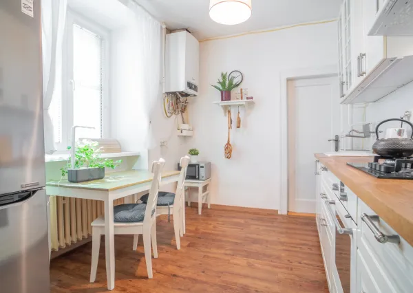 Na prenájom štýlový a priestranný 3,5 izbový byt v centre mesta/ Stylish and spacious 3.5-room apartment for rent in the Old Town