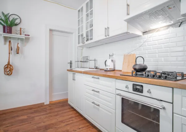 Na prenájom štýlový a priestranný 3,5 izbový byt v centre mesta/ Stylish and spacious 3.5-room apartment for rent in the Old Town