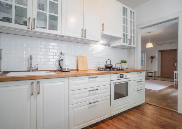 Na prenájom štýlový a priestranný 3,5 izbový byt v centre mesta/ Stylish and spacious 3.5-room apartment for rent in the Old Town