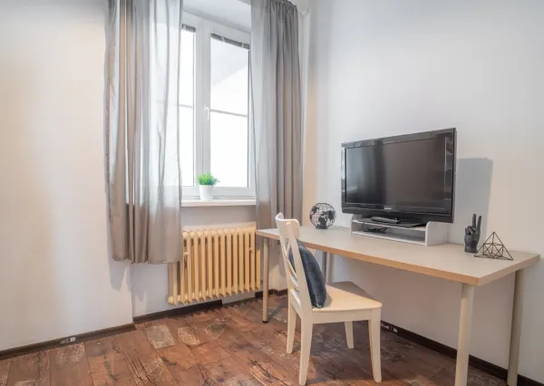 Na prenájom štýlový a priestranný 3,5 izbový byt v centre mesta/ Stylish and spacious 3.5-room apartment for rent in the Old Town