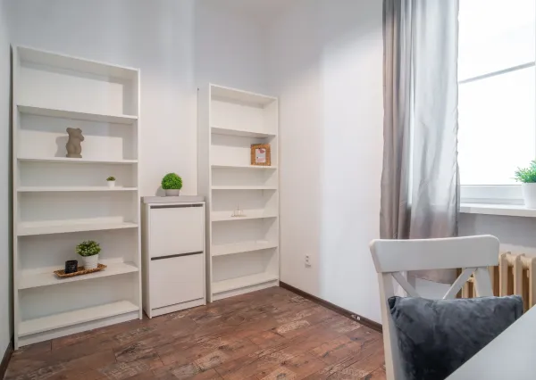 Na prenájom štýlový a priestranný 3,5 izbový byt v centre mesta/ Stylish and spacious 3.5-room apartment for rent in the Old Town