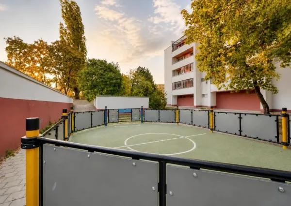 Na predaj kompletne zrekonštruovaný 3,5-izbový byt s loggiou, Gabčíkova, Karlova Ves – Bratislava