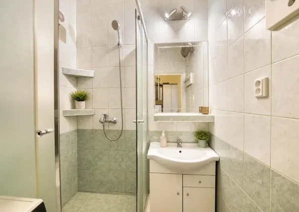 Na predaj kompletne zrekonštruovaný 3,5-izbový byt s loggiou, Gabčíkova, Karlova Ves – Bratislava