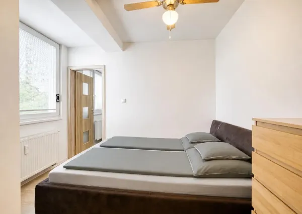 Na predaj kompletne zrekonštruovaný 3,5-izbový byt s loggiou, Gabčíkova, Karlova Ves – Bratislava