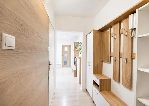 Na predaj kompletne zrekonštruovaný 3,5-izbový byt s loggiou, Gabčíkova, Karlova Ves – Bratislava