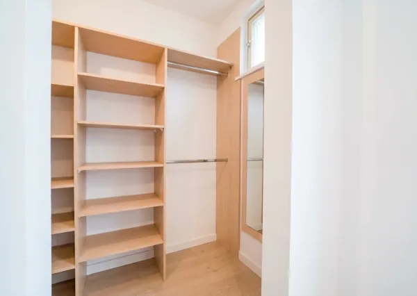 Na predaj kompletne zrekonštruovaný 3,5-izbový byt s loggiou, Gabčíkova, Karlova Ves – Bratislava