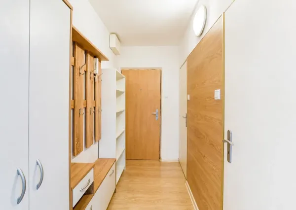 Na predaj kompletne zrekonštruovaný 3,5-izbový byt s loggiou, Gabčíkova, Karlova Ves – Bratislava