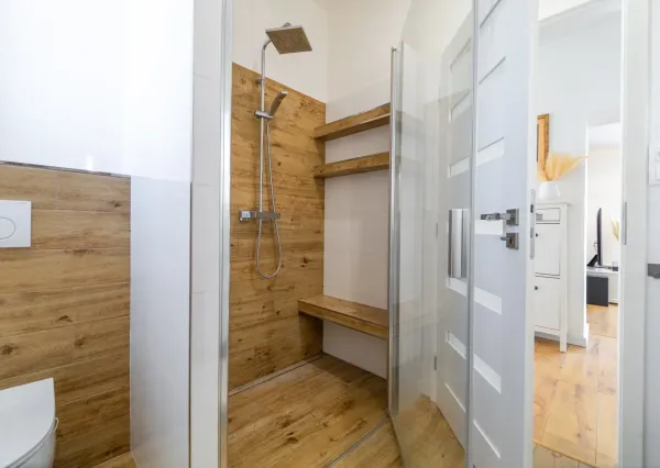 NA PRENÁJOM | Komfortný 3-izbový byt so záhradou a 2 parkovacími miestami – Trenčín, ul. Ružová