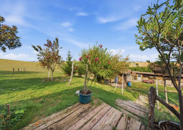 Na predaj gazdovský dom a biofarma na samote v obci Pastuchov